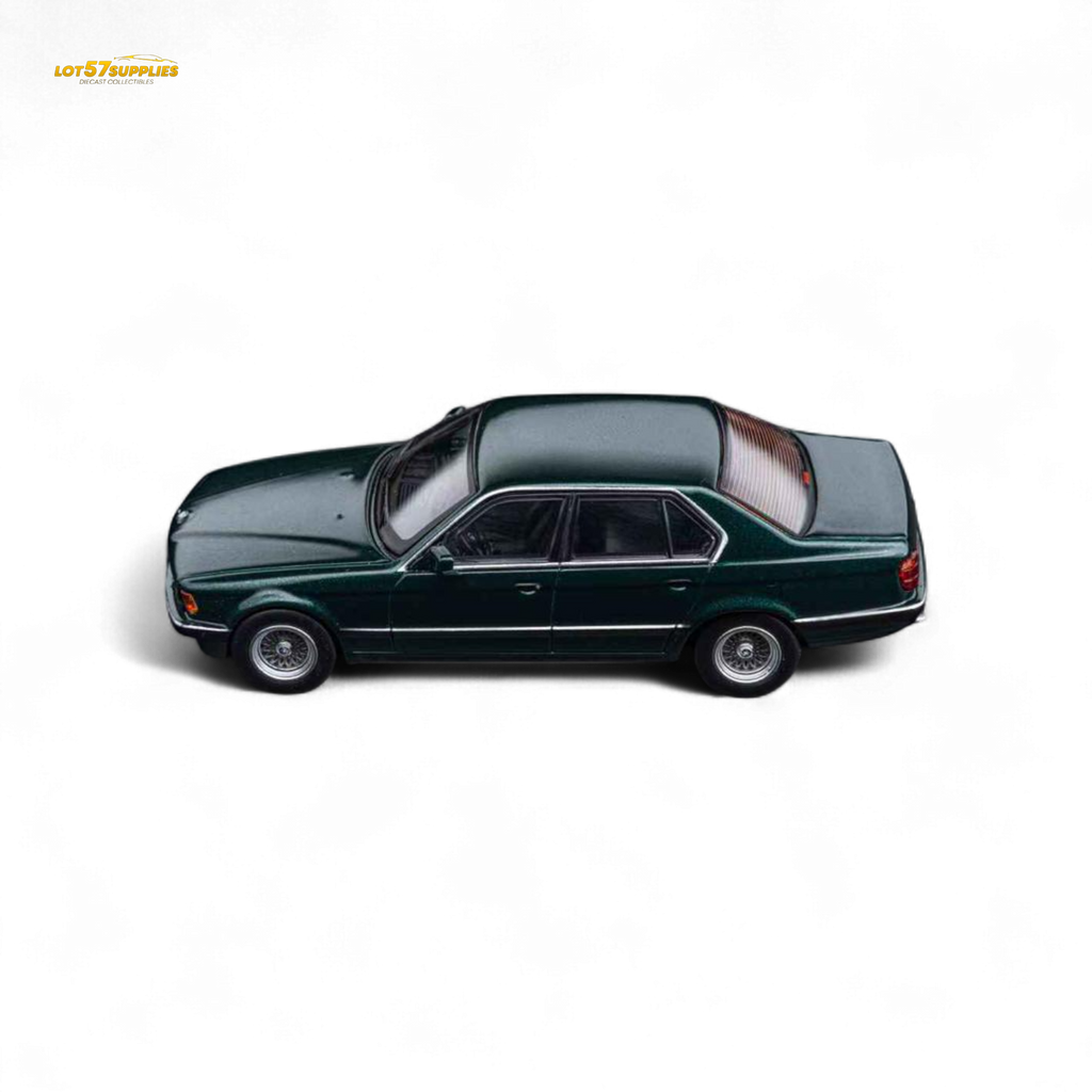 (Pre-Order) DCM BMW E32 7-Series Sedan Oxford Metallic Green 1:64