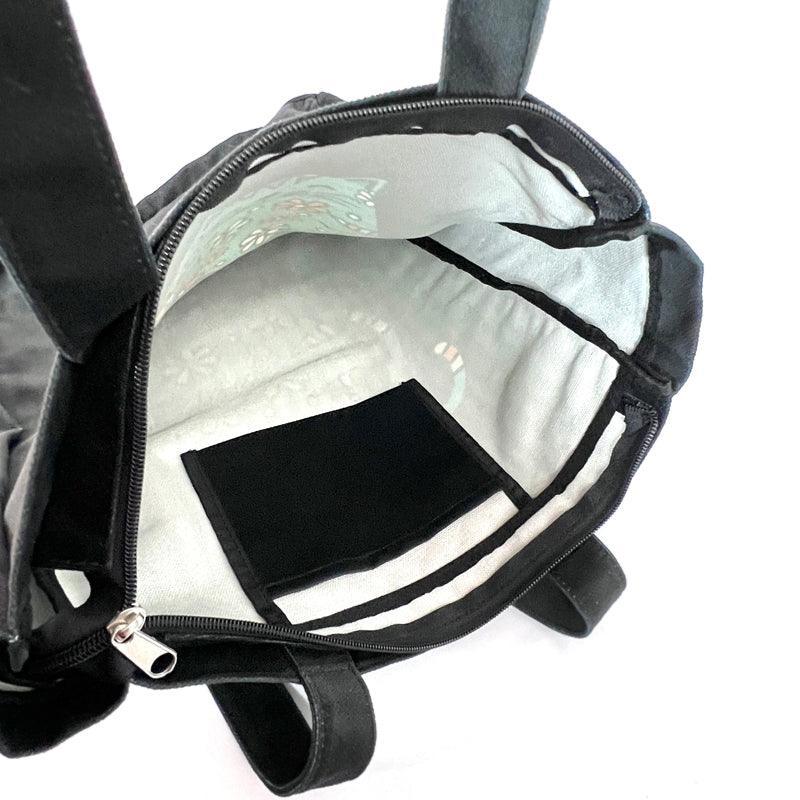 Trendy Cat KPOP Tote Bag – Flannel Fabric with Zipper Closure